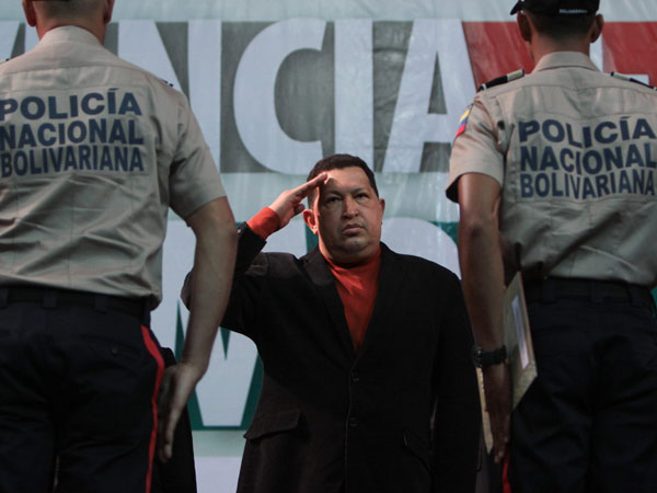 Chávez interrumpió nuevamente con una cadena Nacional un acto de Capriles