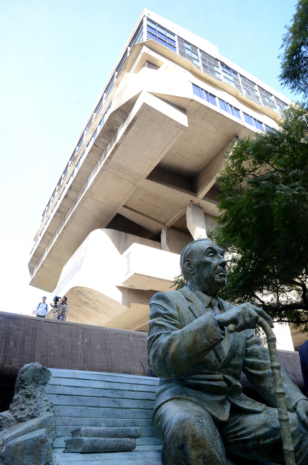 Monumento homenaje a Borges en la Biblioteca Nacional