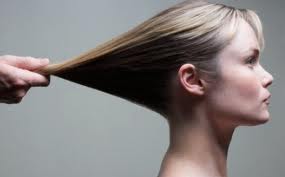 TRATAMIENTO CON KERATINA PARA ALISAR EL PELO