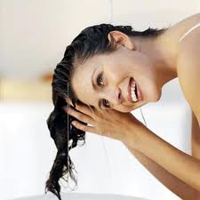 LOS MEJORES TRUCOS PARA CUIDAR EL CABELLO