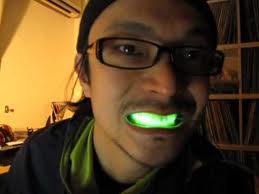 LLEGAN LOS DIENTES CON LEDS