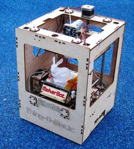 CREAN LA PRIMERA IMPRESORA 3D