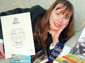 CON SOLO 11 AÑOS YA ES MAS INTELIGENTE QUE EINSTEIN