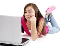 ESTUDIO: 7 DE CADA 10 JOVENES PREFIEREN INTERNET QUE LA TV O UN LIBRO