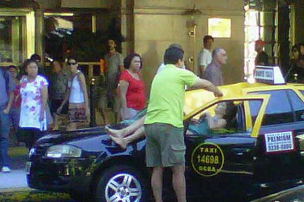 �Qui�n es y que hace la mujer que se tir� desde el piso 23 y sobrevivi�? �Porque lo hizo?