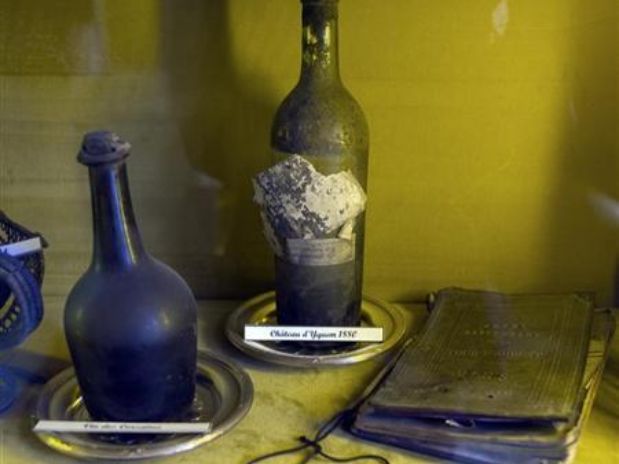 RECORD: 110 MIL DOLARES POR UNA BOTELLA DE VINO BLANCO