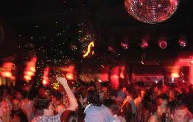 DOS HERMANAS FUERON ABUSADAS POR VARIOS HOMBRES A LA SALIDA DE UN BOLICHE