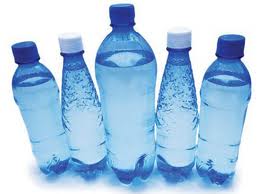 PORQUE NO SE DEBE REUTILIZAR UNA BOTELLA PLASTICA