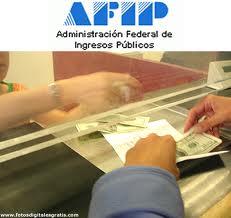 INHABILITARAN EN FORMA PERPETUA PARA COMPRAR DOLARES A LOS QUE MIENTAN A LA AFIP