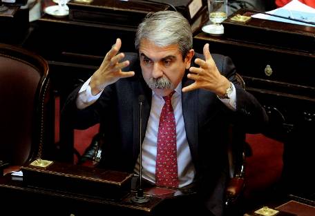 A. Fernández: Ahorro en dólares porque se me antoja