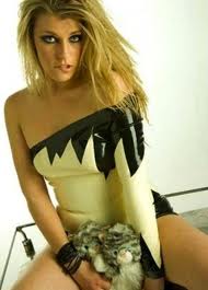 La mujer con dos vaginas en sensual sesi�n de fotos