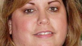 Madre hackea la computadora del colegio y le sube las notas a sus hijos