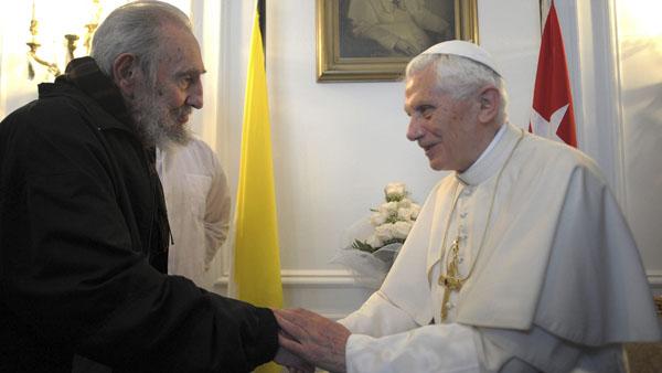 Fidel Castro le pregunt� a Benedicto XVI: �Qu� hace un Papa?