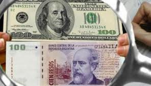 Buscan pesificar los contratos y deudas en dólares