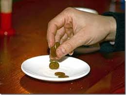 CUANTO SE DEBE DEJAR DE PROPINA?