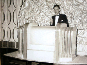 EL PRIMER DISC JOCKEY DE LA HISTORIA