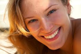 30 FORMAS DIFERENTES DE SACARLE UNA SONRISA A UNA MUJER