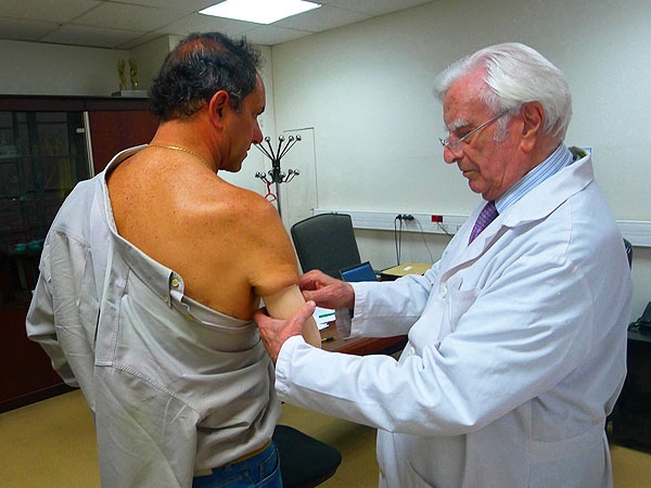 Las fotos de Scioli en el tratamiento anual en París