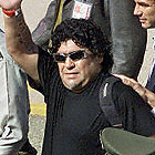 Diego estar� unos 15 d�as en el pa�s. (AFP).