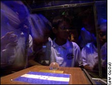 El fragmento lunar ser� exhibido ahora en el Centro Interactivo Chiminike de Tegucigalpa.