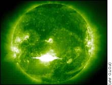 El Observatorio Solar y Heliof�sico de Londres captur� la imagen de la tercera erupci�n solar m�s grande de la historia.