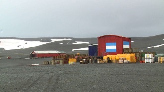 Encontraron objetos y refugios centenarios en la Antártida Argentina