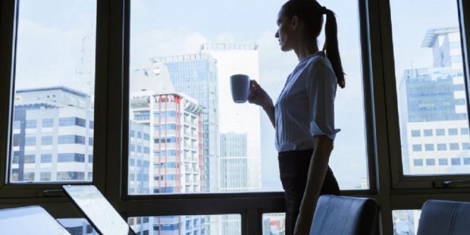 ¿Por qué hay menos mujeres en puestos directivos?