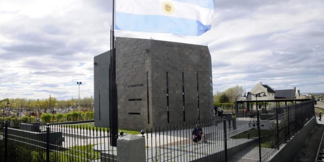 Un testigo aseguró que sacaron 40 bolsos con dinero del mausoleo de Néstor Kirchner