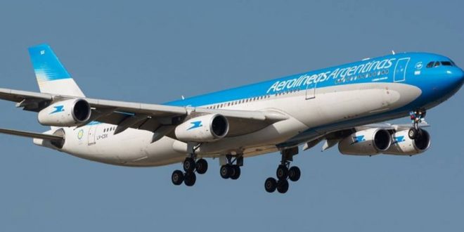 Los pilotos de Aerolíneas Argentinas y Austral levantaron el paro y habrá vuelos el fin de semana