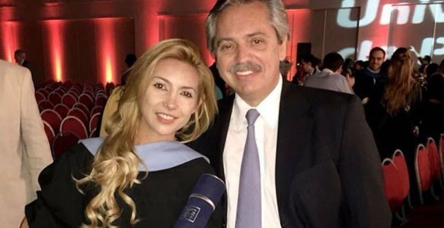 La novia de Alberto Fernández ya se prueba el traje de primera dama