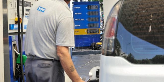 YPF aumenta un 5% el precio de los combustibles