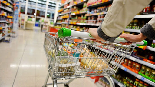 Los supermercados y almacenes estarán abiertos hasta las 20hs