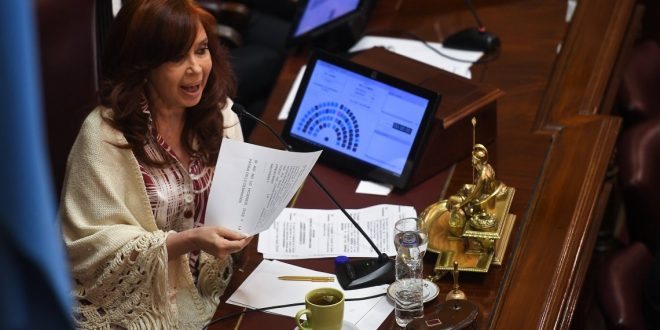 Cristina Kirchner pide que el Congreso sesione vía web para tratar el impuesto a la riqueza