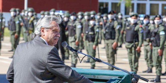 Alberto Fernández encabezó en La Matanza la presentación de un nuevo contingente de personal de Gendarmería