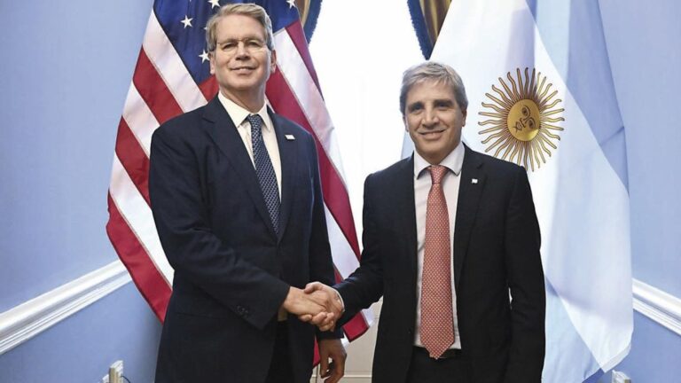 Bancos de EE.UU. detienen rescate de US$20.000 millones a Argentina y consideran un préstamo reducido