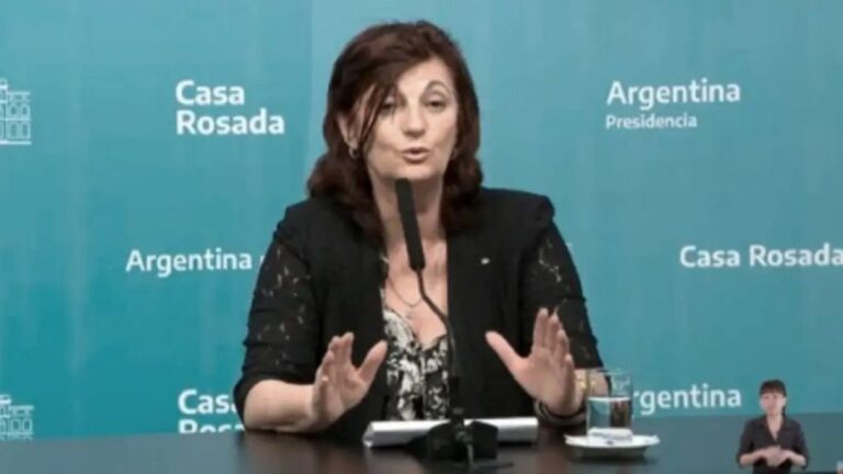Exministra de Trabajo: La reforma laboral es ‘un sistema de mano de obra esclava’