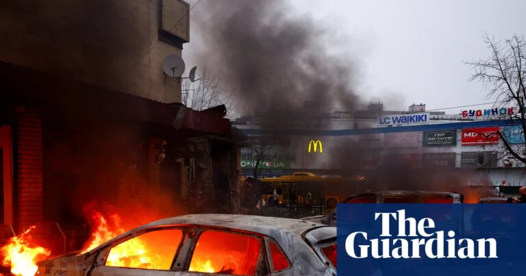 Ataque ruso en Kyiv deja dos muertos y corta la electricidad a la mitad de la ciudad