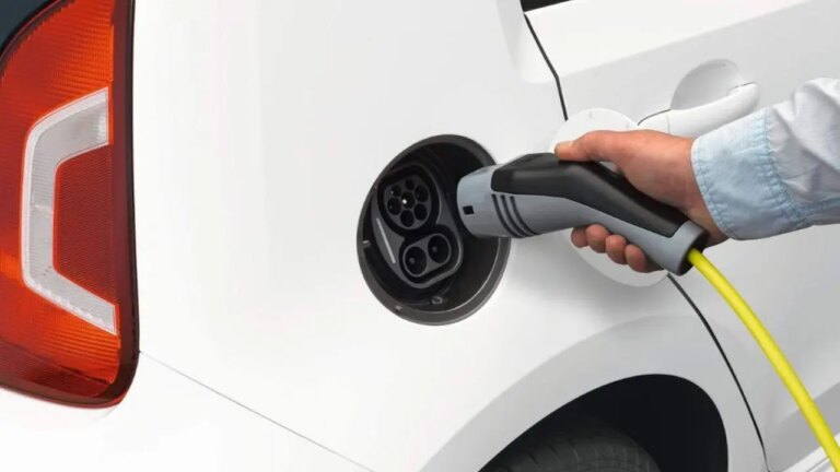Xiaomi supera a Tesla en ventas de autos eléctricos en China