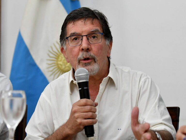 Alberto Sileoni renuncia como Ministro de Educación; lo sucederá rectora de universidad nacional