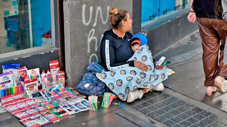 El Gobierno propone aumentos discrecionales para la AUH