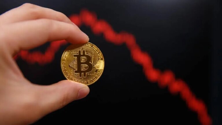 Caída Alarmante: Bitcoin en Picada y Cripto en Crisis