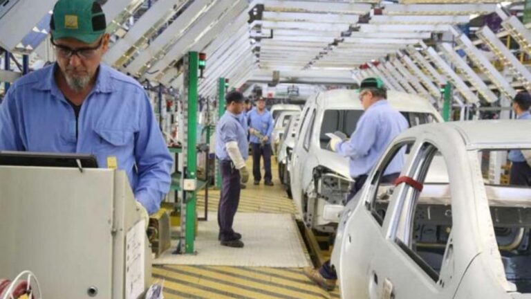 Renault cesa la producción de Sandero, Logan y Stepway en Santa Isabel