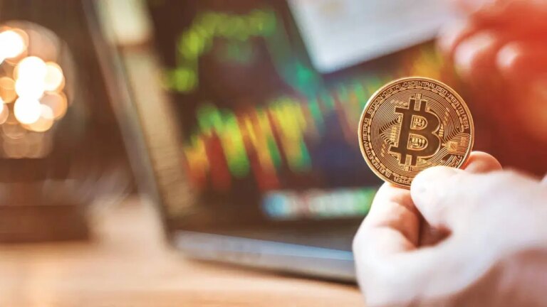 Inversores de ETF Bitcoin enfrentan crisis por desplome de BTC