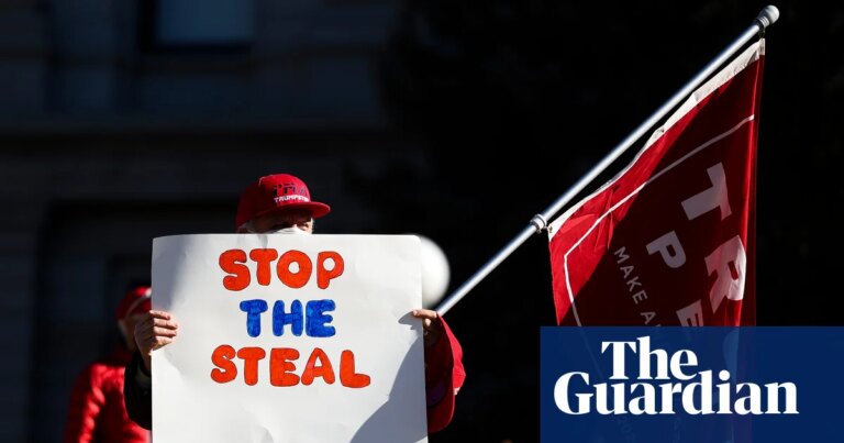 Trump insinúa apoyo a teoría marginal sobre manipulación electoral de Venezuela en 2020