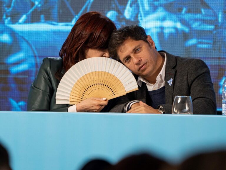 Cristina vs. Kicillof: Sorprendente encuesta revela una victoria abrumadora de 80% a 20%