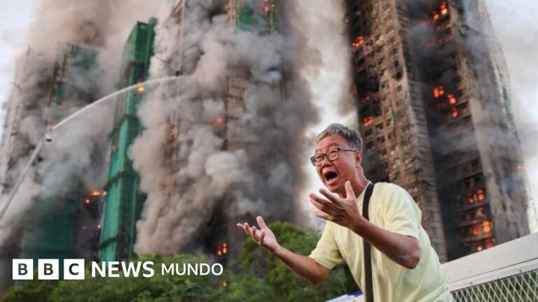 Desgarrador incendio en rascacielos de Hong Kong: al menos 83 muertos y cientos de desaparecidos