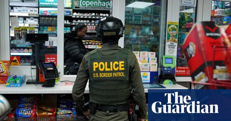 ¿Por qué están los agentes fronterizos en Charlotte y tienen permiso para operar allí?