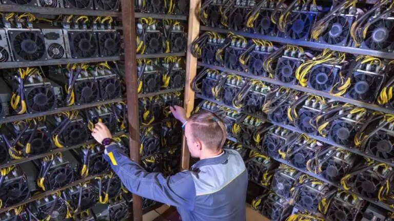 Factores que Hacen Caer el Precio de Bitcoin