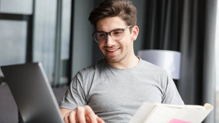 15 Ideas de IA para Generar Ingresos Extra y No Depender Solo del Sueldo