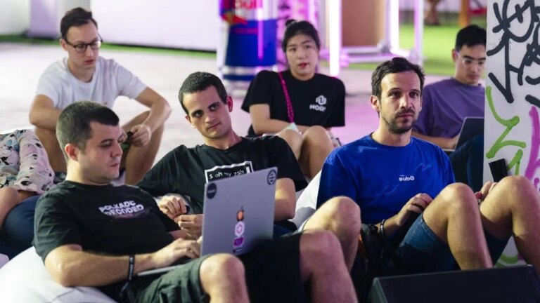 Todo lo que necesitas saber sobre el gran evento de Polkadot: agenda, oradores y entradas